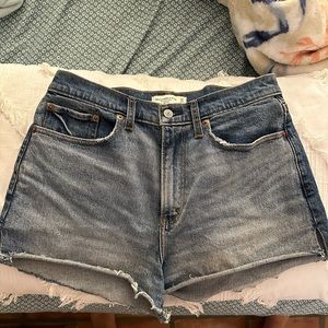 Abercrombie curve love high rise mom short